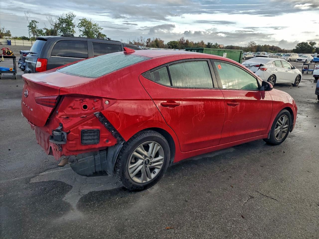 Hyundai ELANTRA Sel Image 2