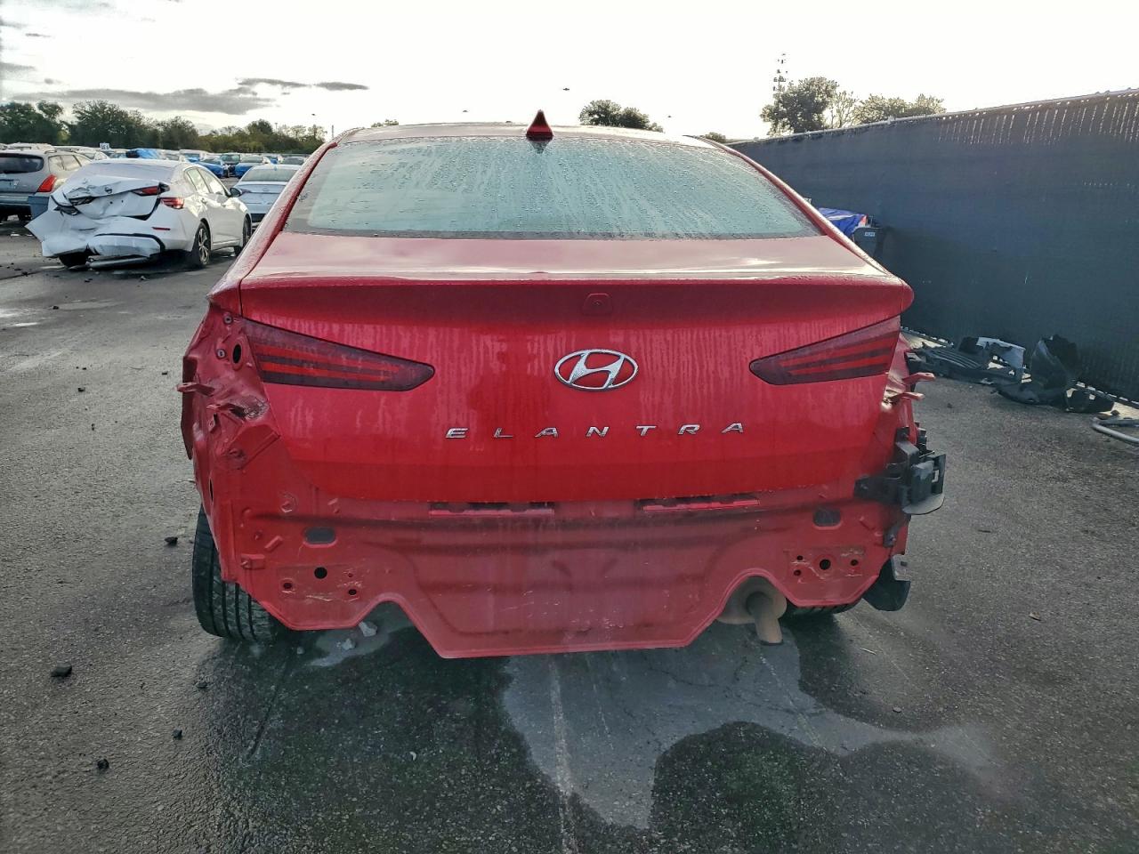 Hyundai ELANTRA Sel Image 12