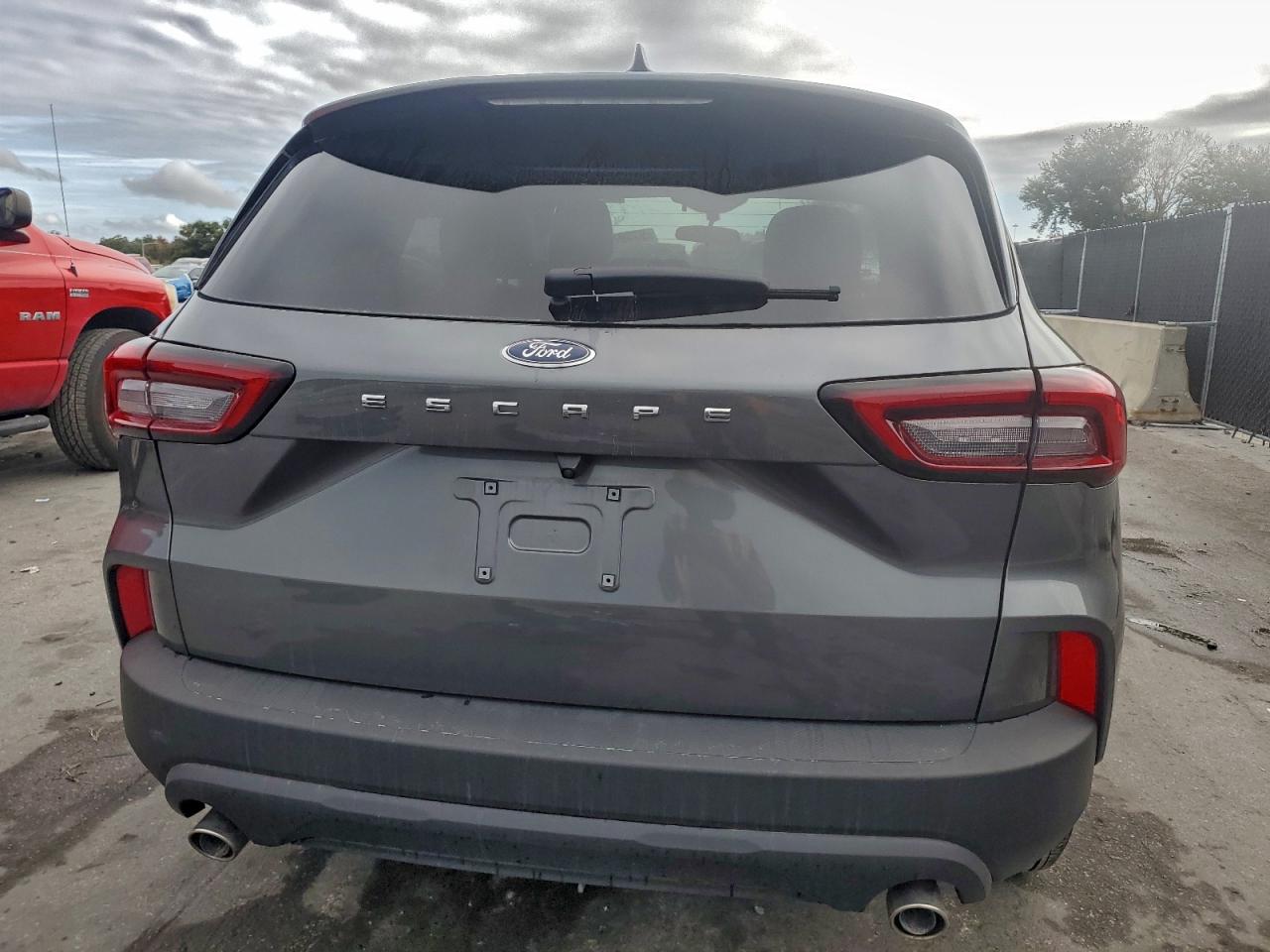 Ford Escape St Line Image 3