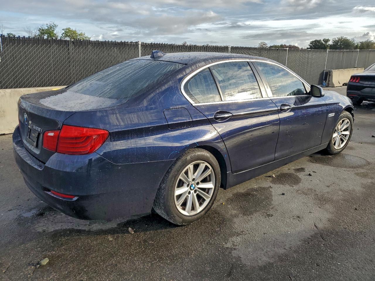 BMW 5 Series I Image 10