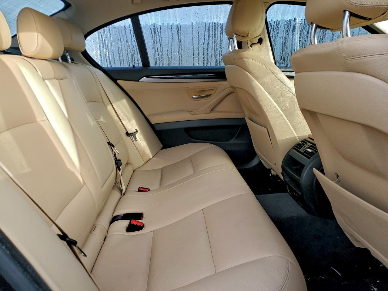 BMW 5 Series I Image 9