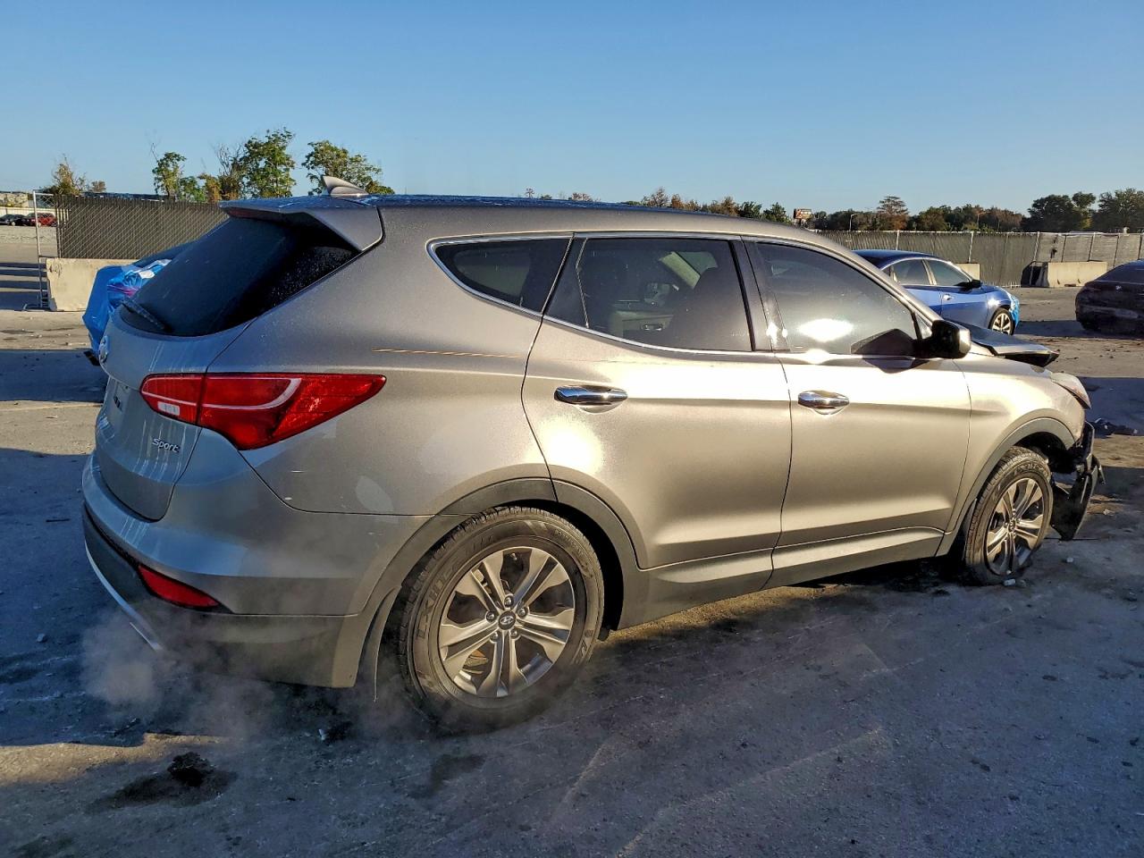 Hyundai SANTA FE Image 2