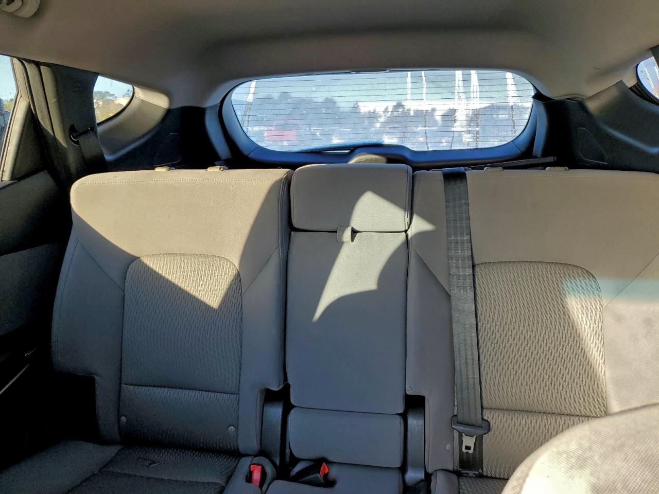 Hyundai SANTA FE Image 12