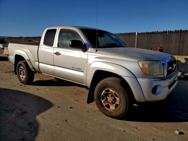 Toyota Tacoma Prerunner Access Cab Image 7