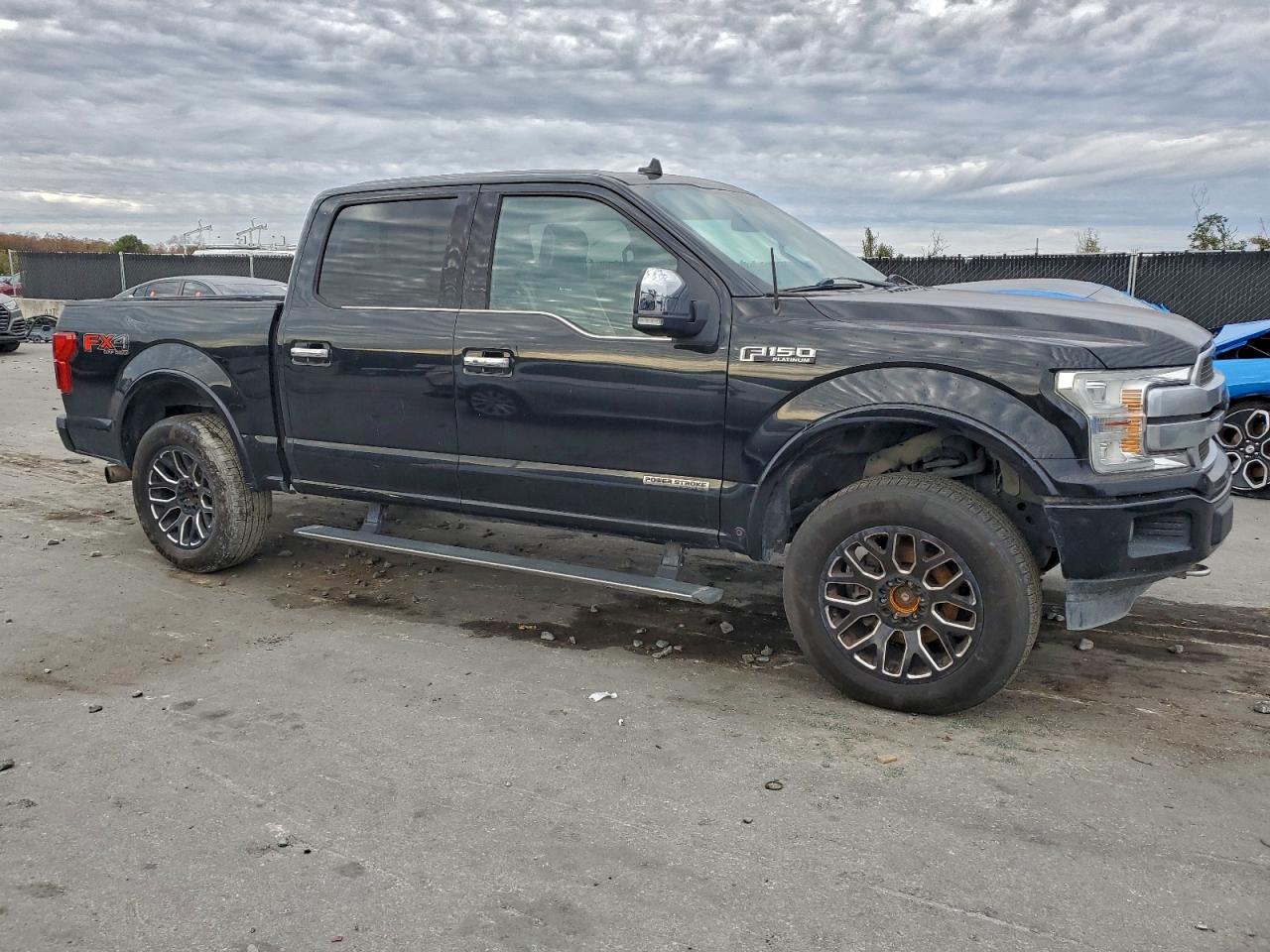 Ford F-150 Supercrew Image 12