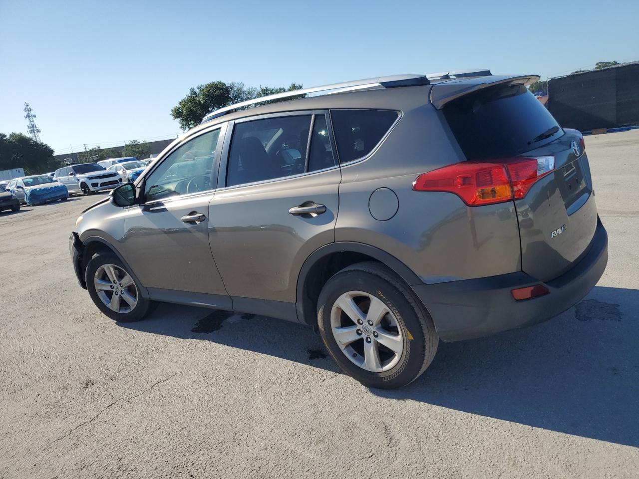 Toyota RAV4 Xle Image 10
