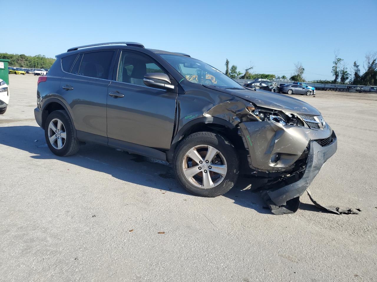 Toyota RAV4 Xle Image 4