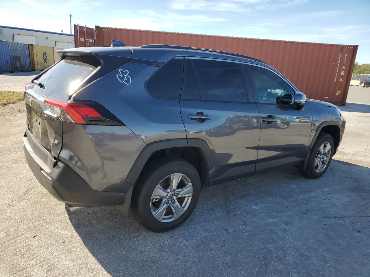 Toyota RAV4 Xle Image 3