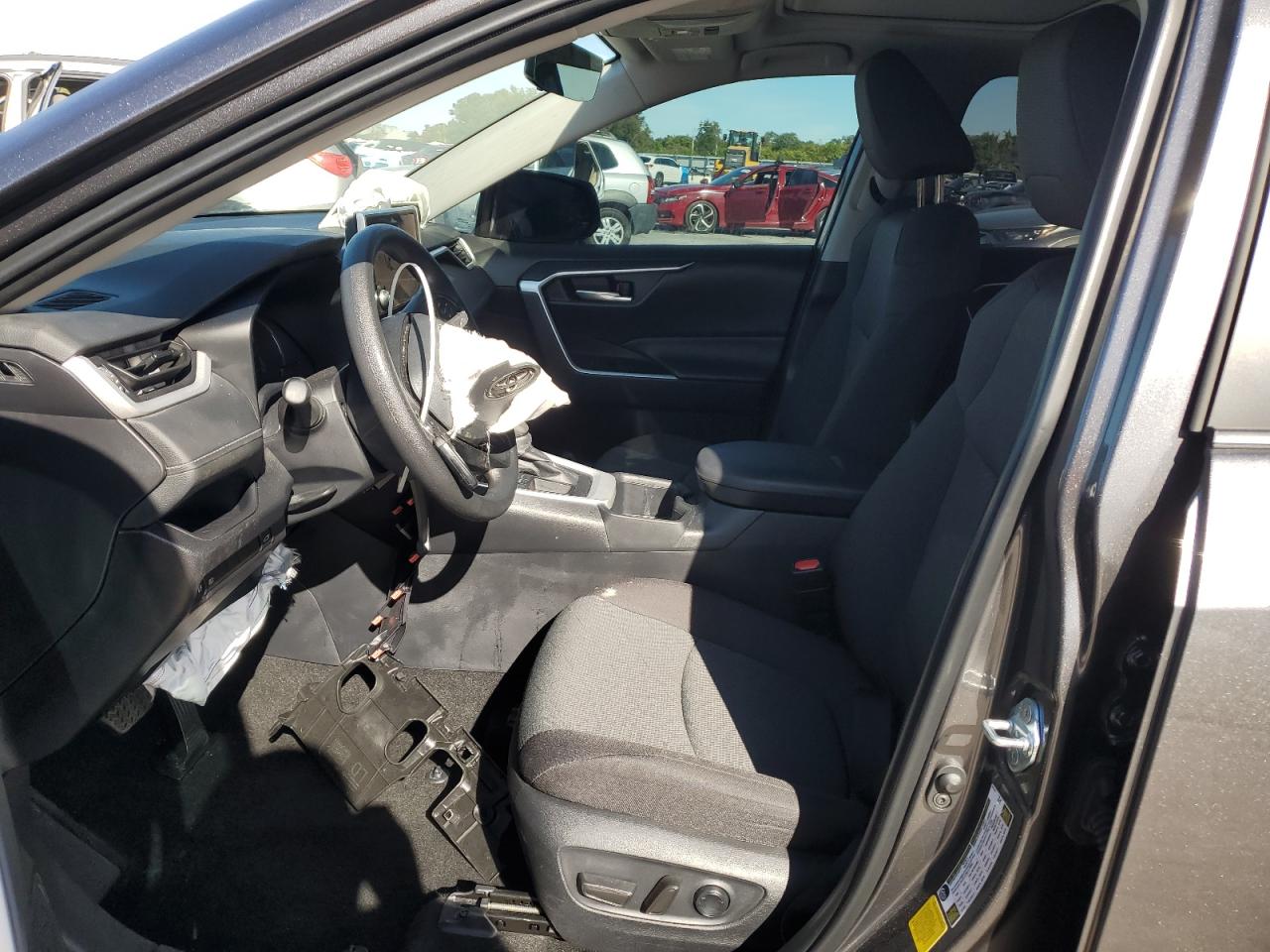 Toyota RAV4 Xle Image 8