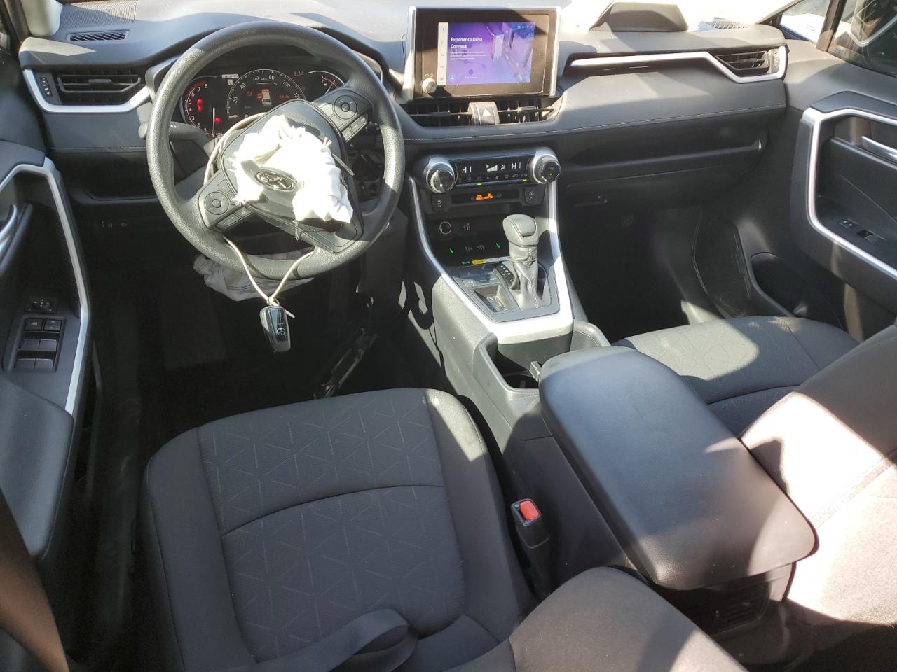 Toyota RAV4 Xle Image 10