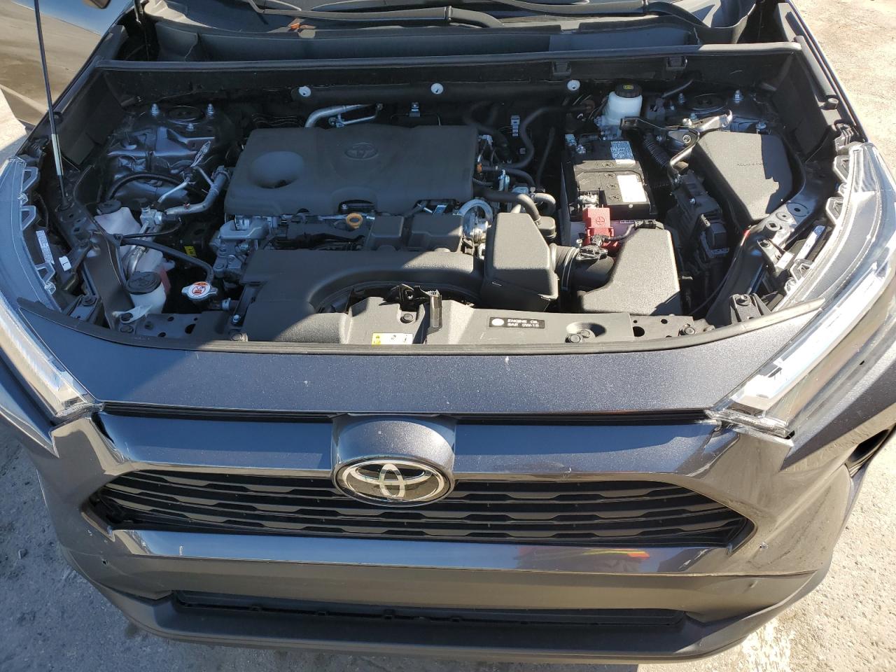 Toyota RAV4 Xle Image 6