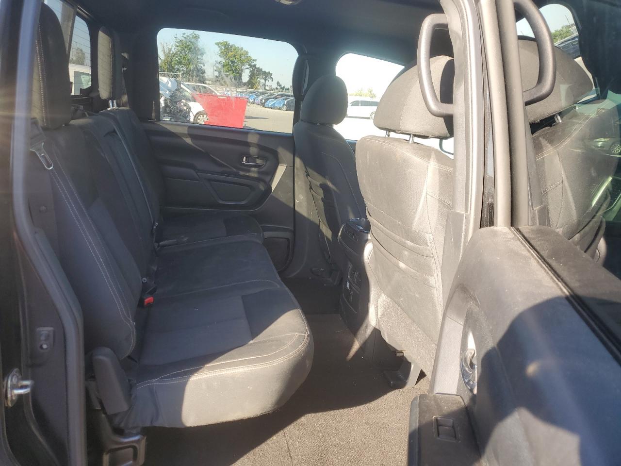 Nissan Titan Sv Image 10