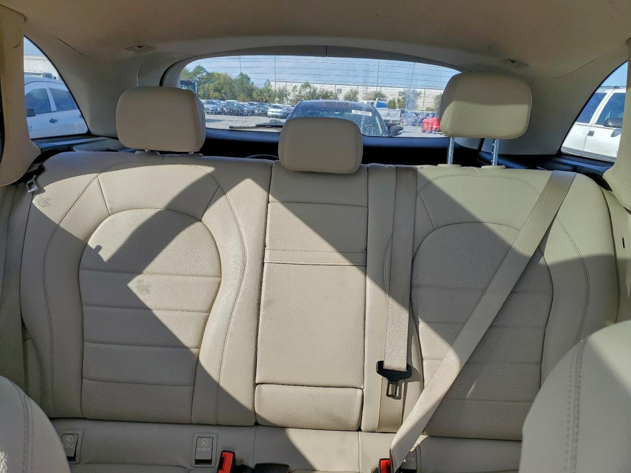 Mercedes-Benz GLC 350e Image 6