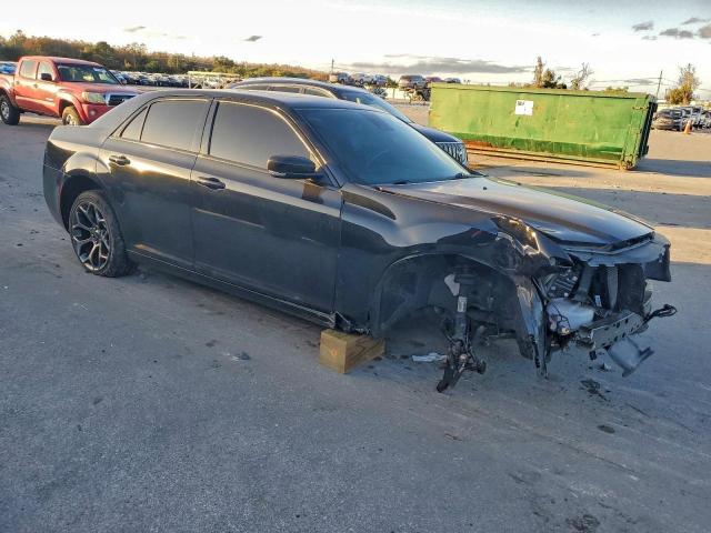 Chrysler 300 S Image 5