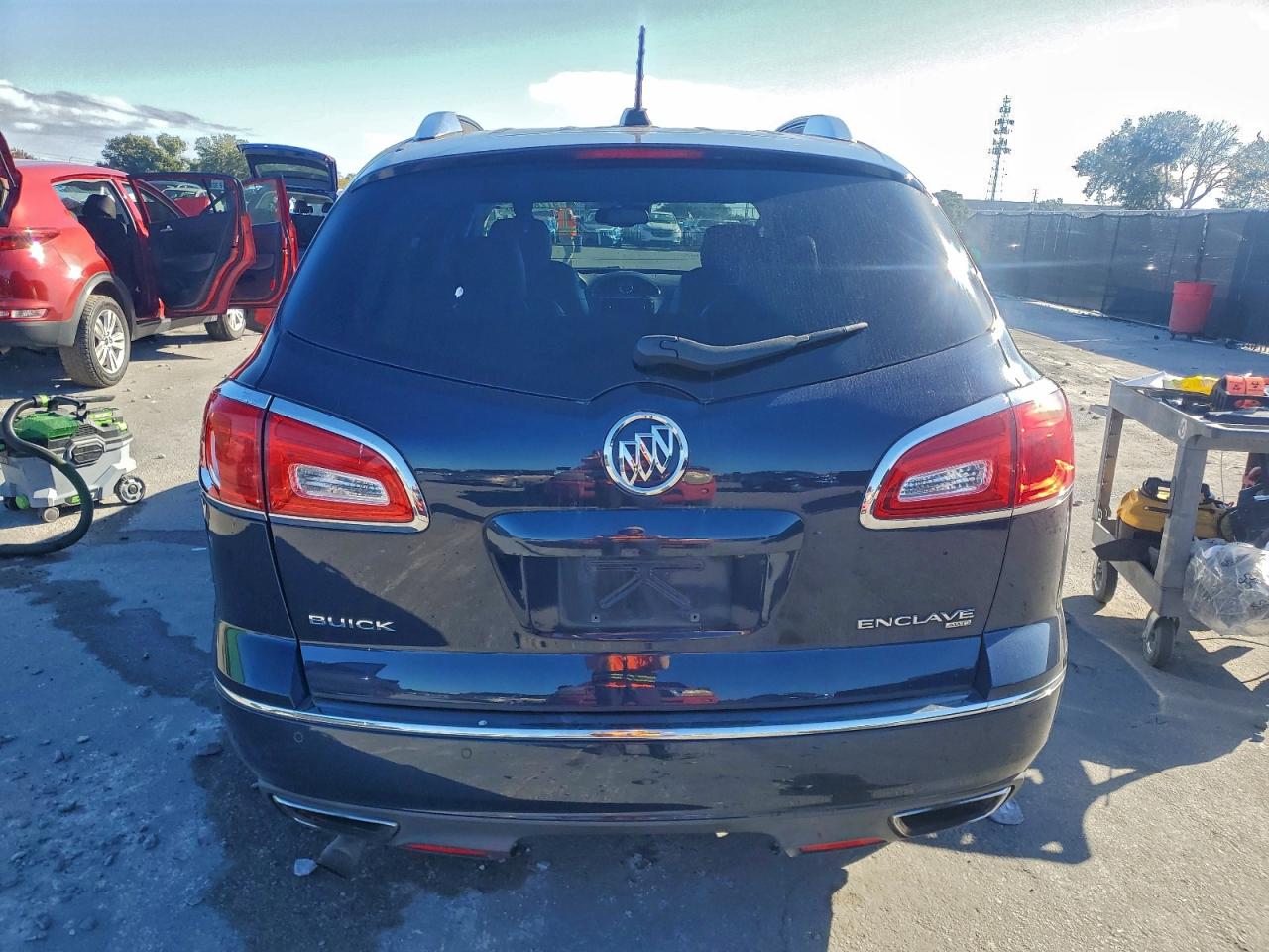 Buick Enclave Image 4