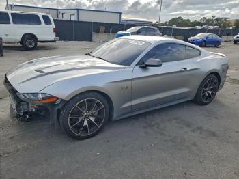  Salvage Ford Mustang
