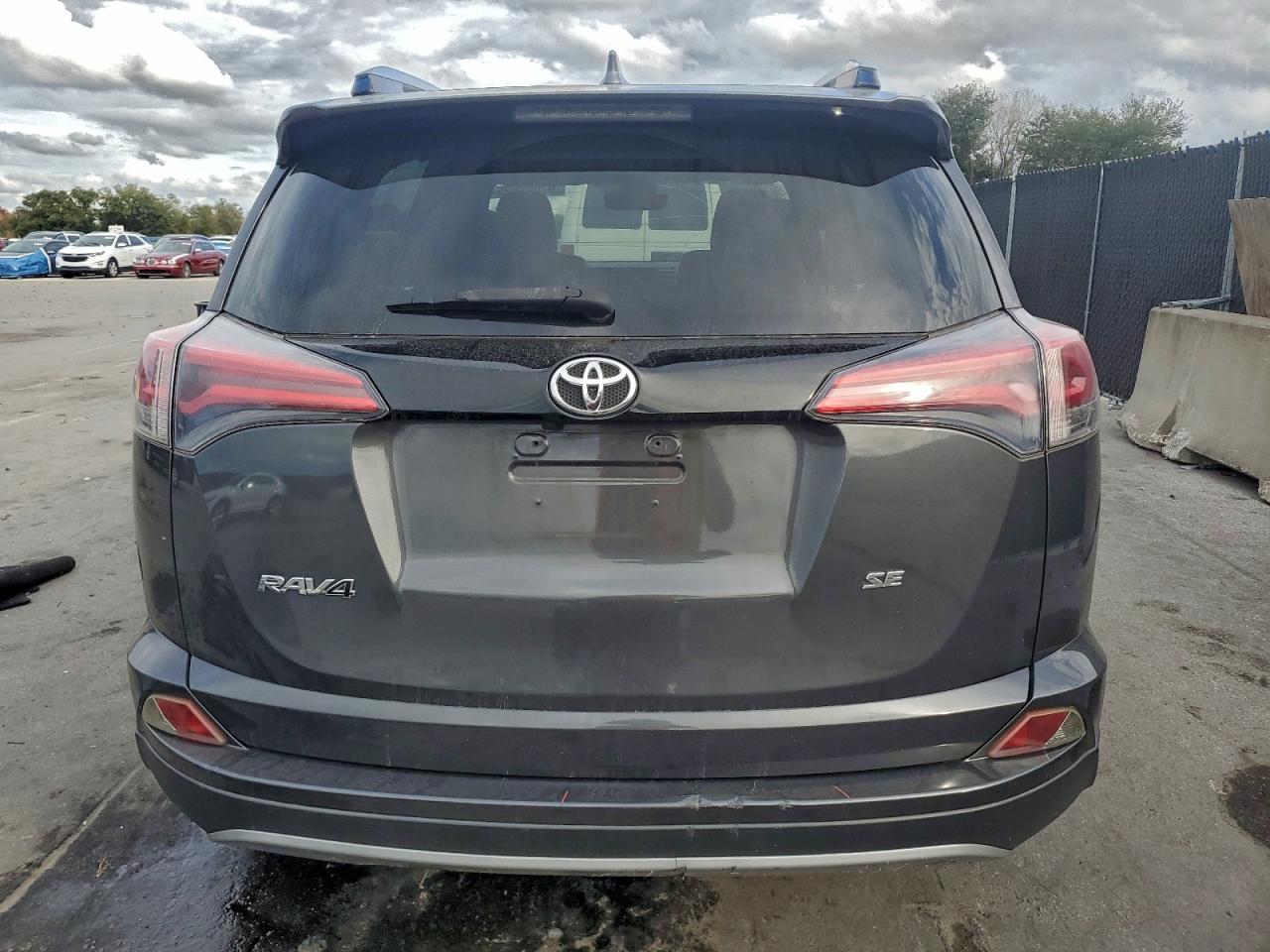 Toyota RAV4 Se Image 5