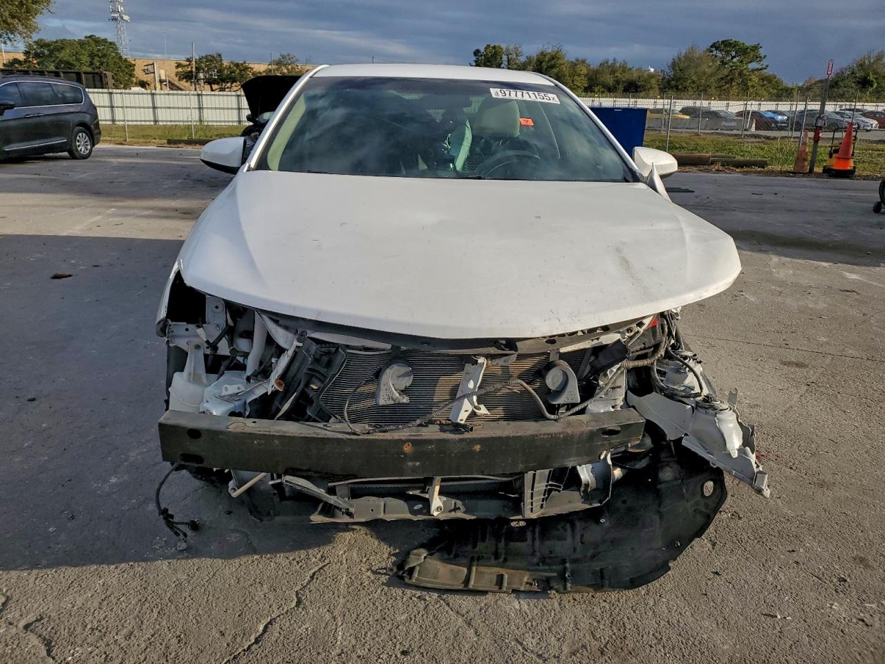 Toyota Camry L Image 6