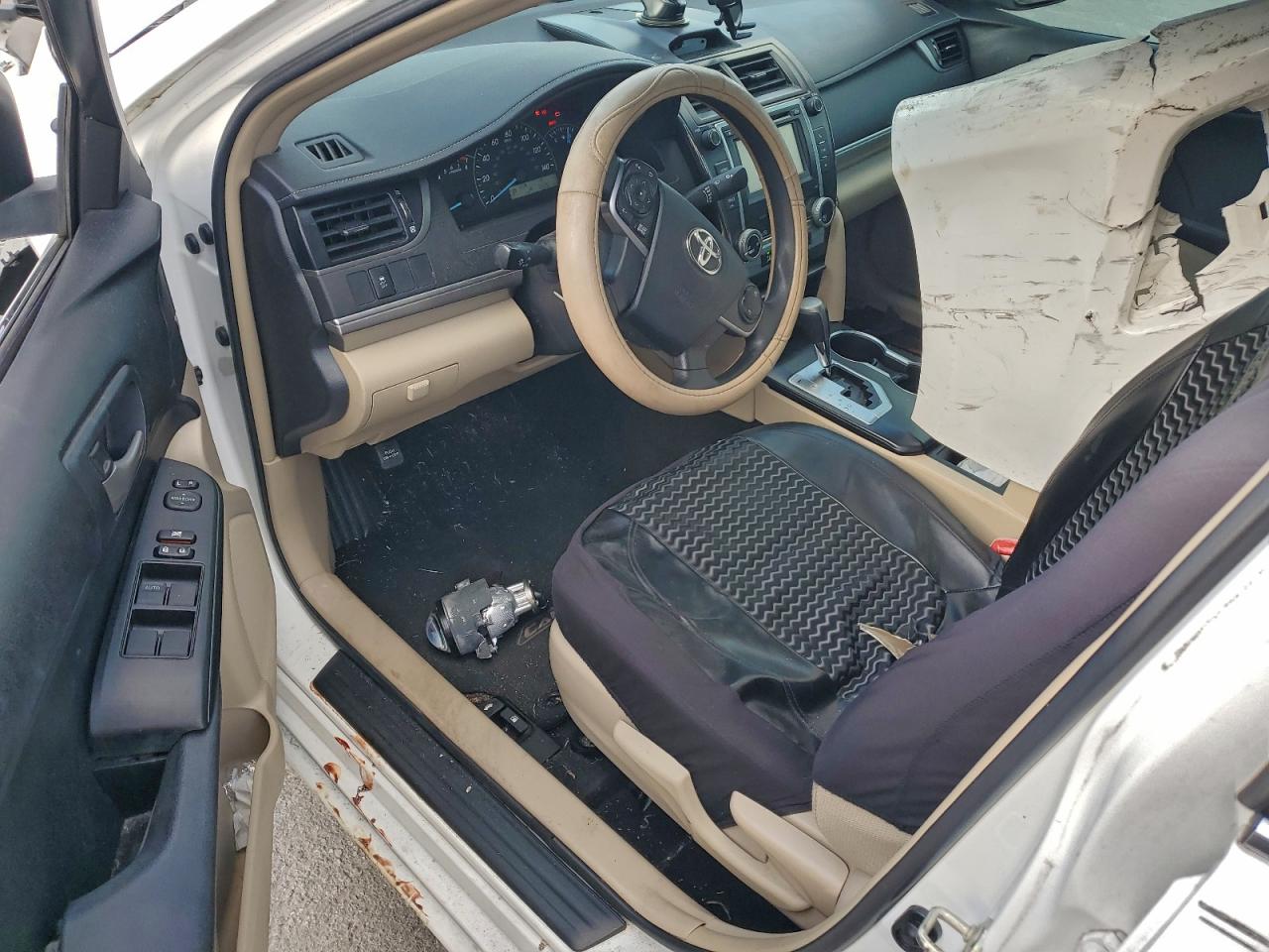 Toyota Camry L Image 7