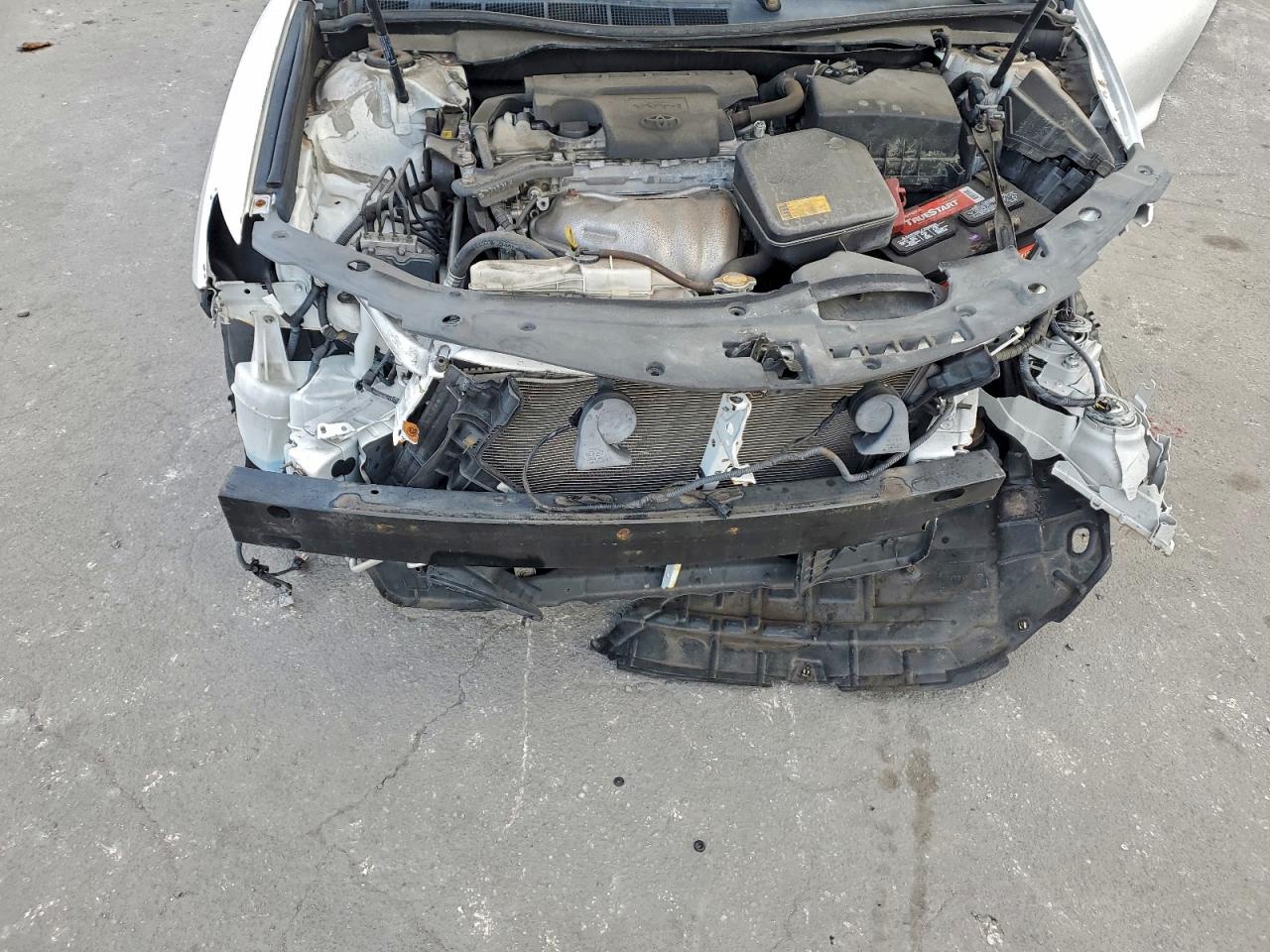 Toyota Camry L Image 10