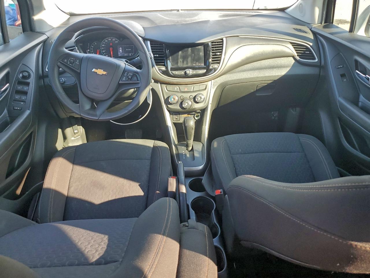 Chevrolet Trax Ls Image 4