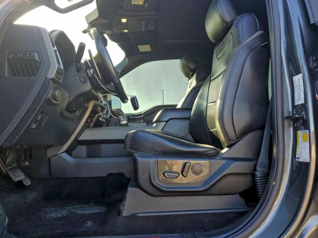 Ford F-150 Raptor Image 12