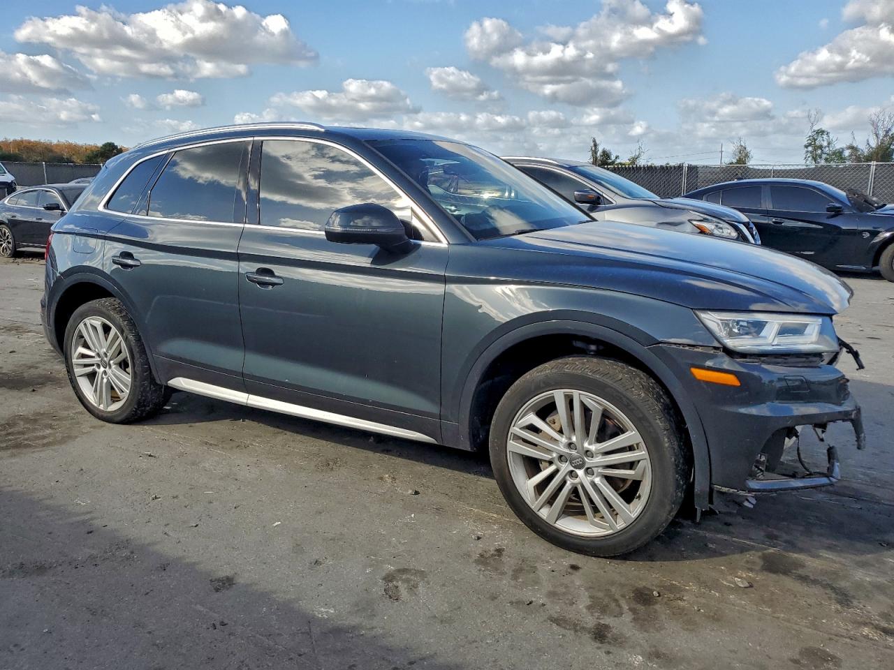 Audi Q5 Premium Plus Image 2