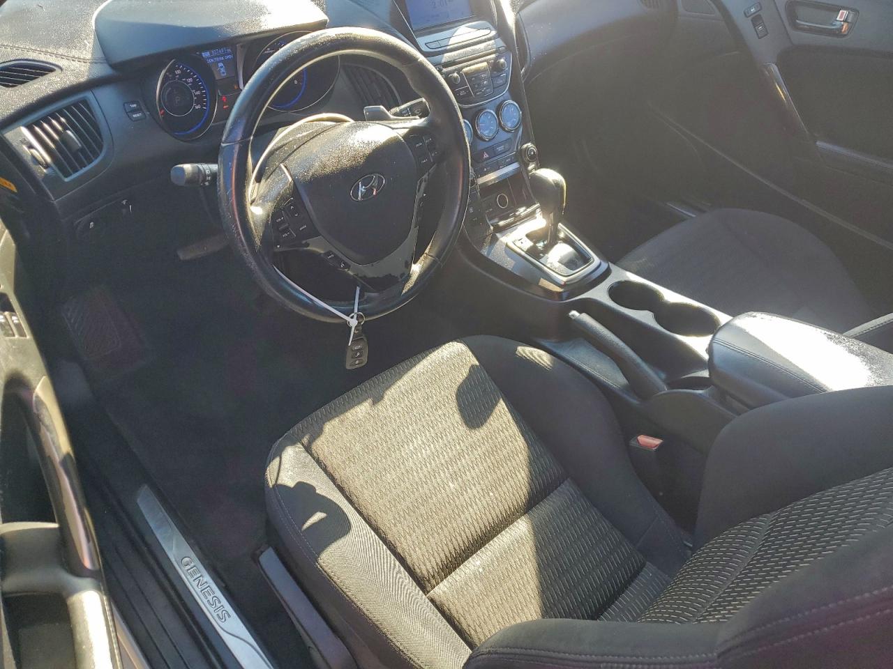 Hyundai Genesis 2.0t Image 3