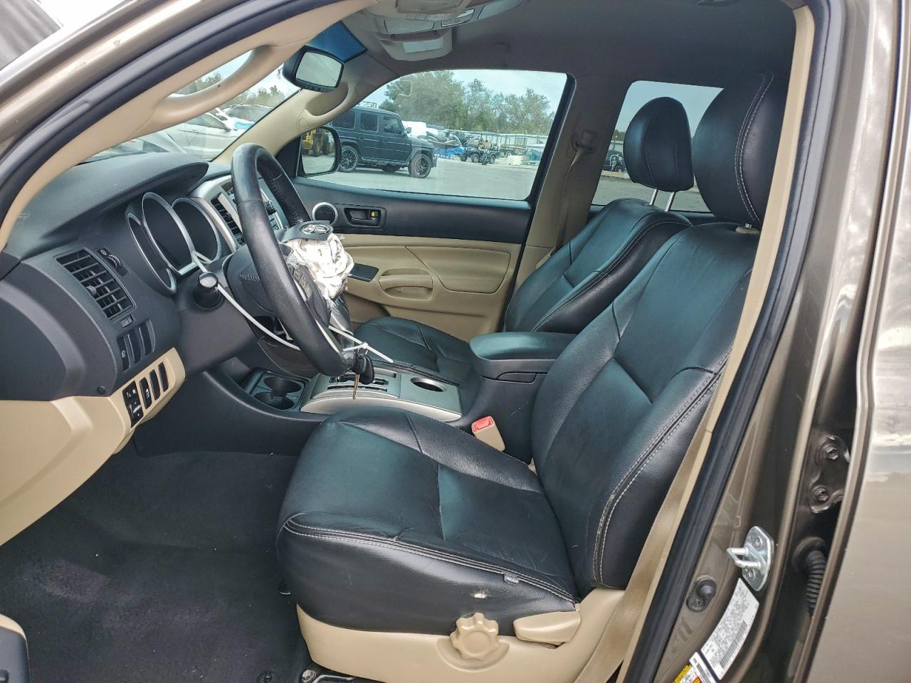 Toyota Tacoma Double Cab Prerunner Image 9