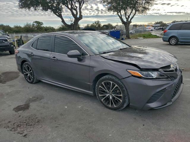 Toyota Camry L Image 4