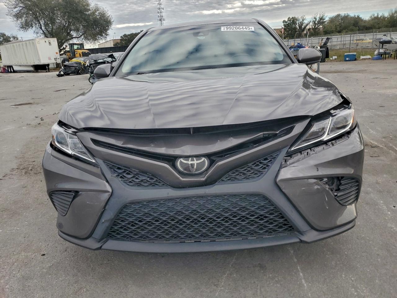 Toyota Camry L Image 5