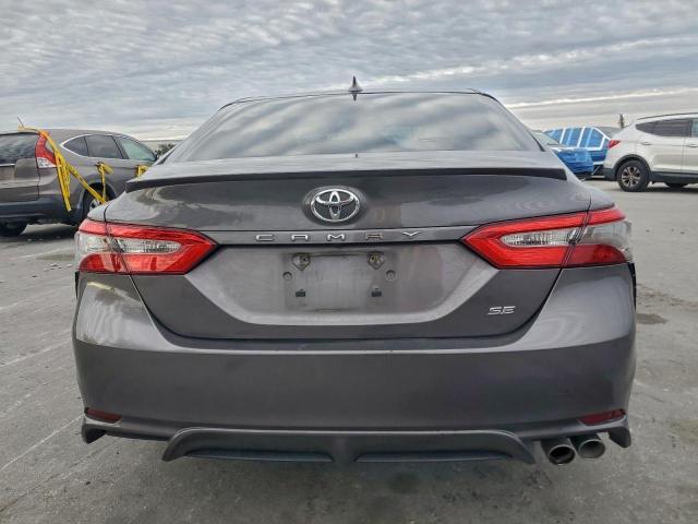 Toyota Camry L Image 6