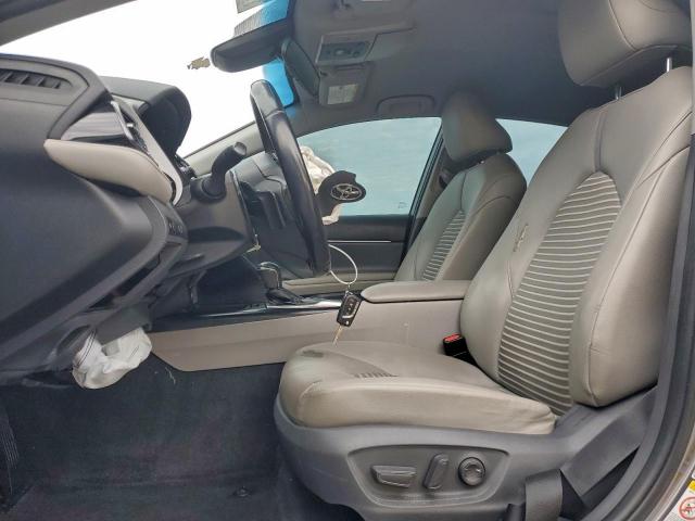 Toyota Camry L Image 9