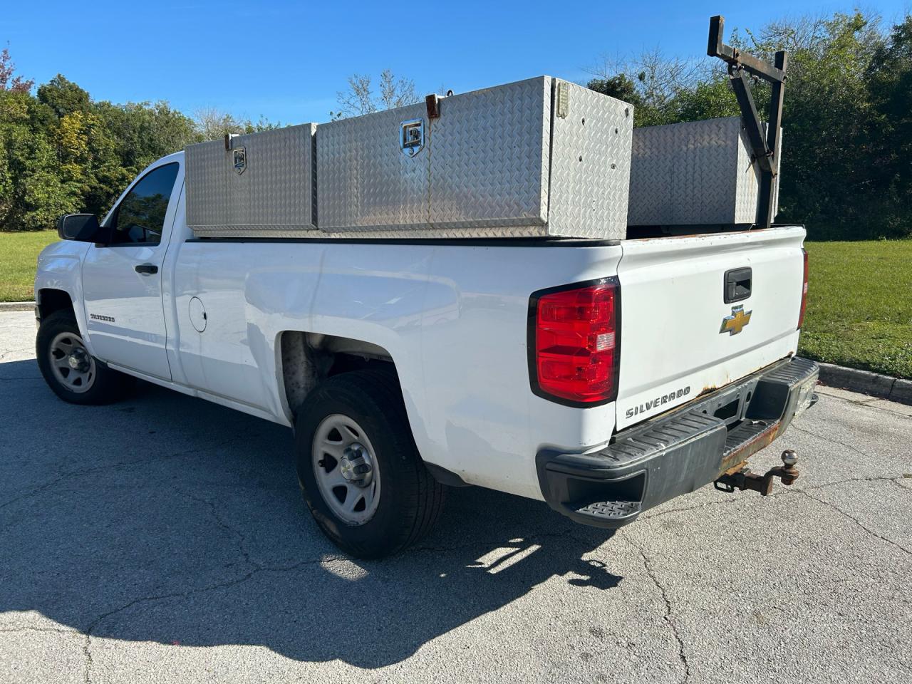 Chevrolet Silverado C1500 Image 11