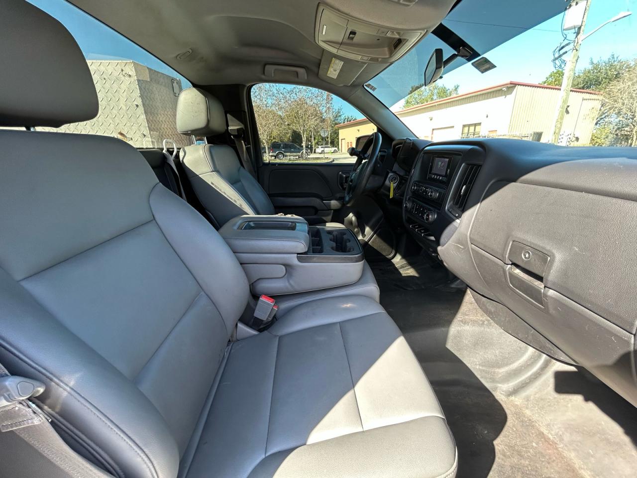 Chevrolet Silverado C1500 Image 9