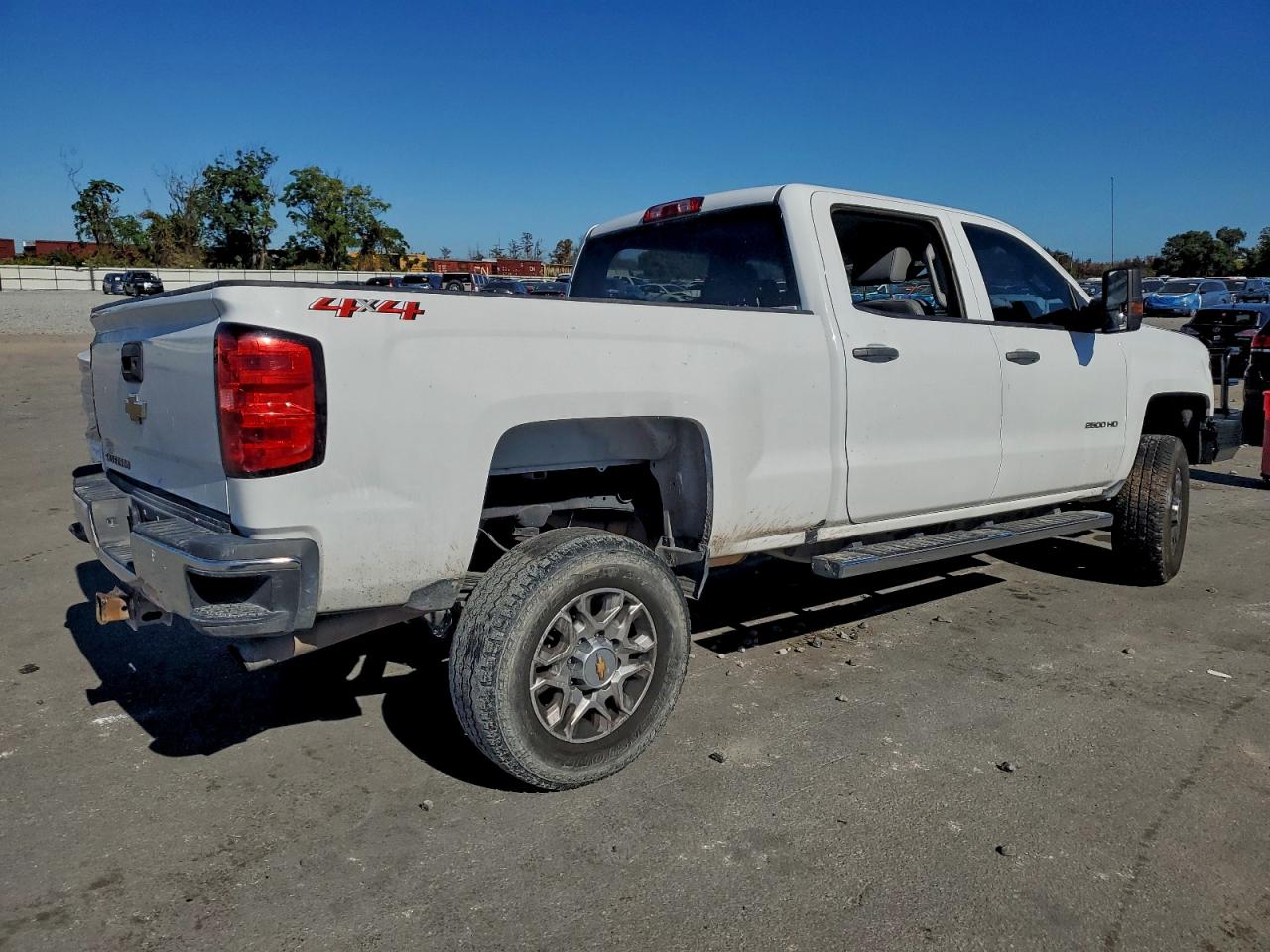 Chevrolet Silverado K2500 Heavy Duty Image 2