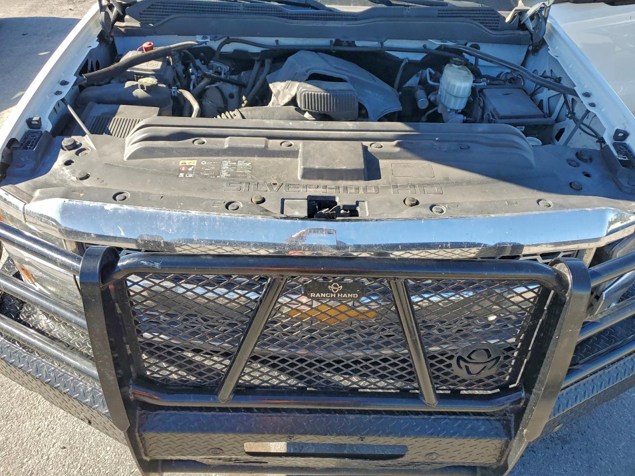 Chevrolet Silverado K2500 Heavy Duty Image 9