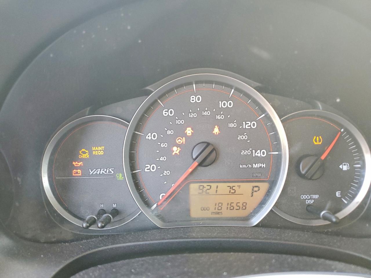 Toyota Yaris Image 12