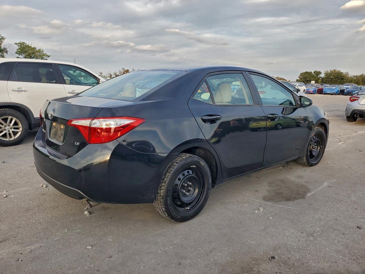 Toyota Corolla L Image 2