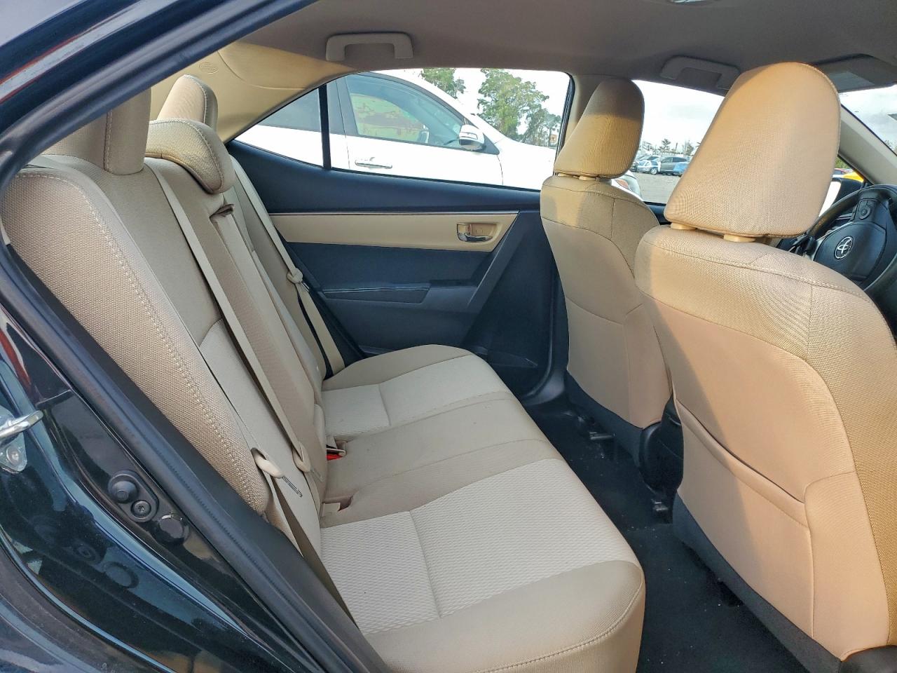 Toyota Corolla L Image 9