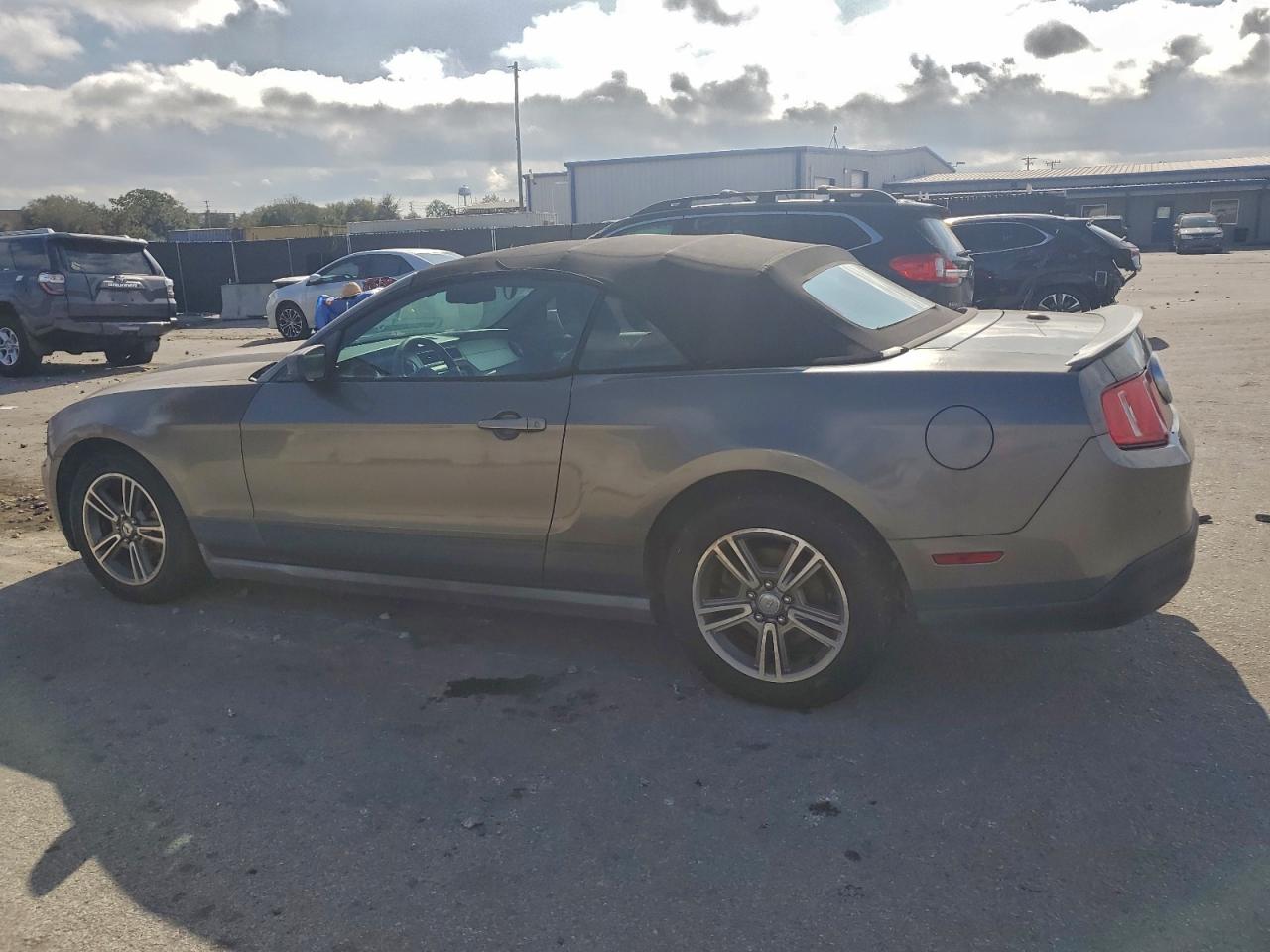 Ford Mustang Image 4