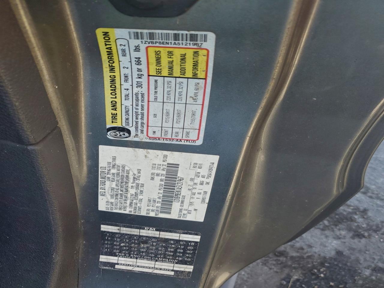 Ford Mustang Image 12