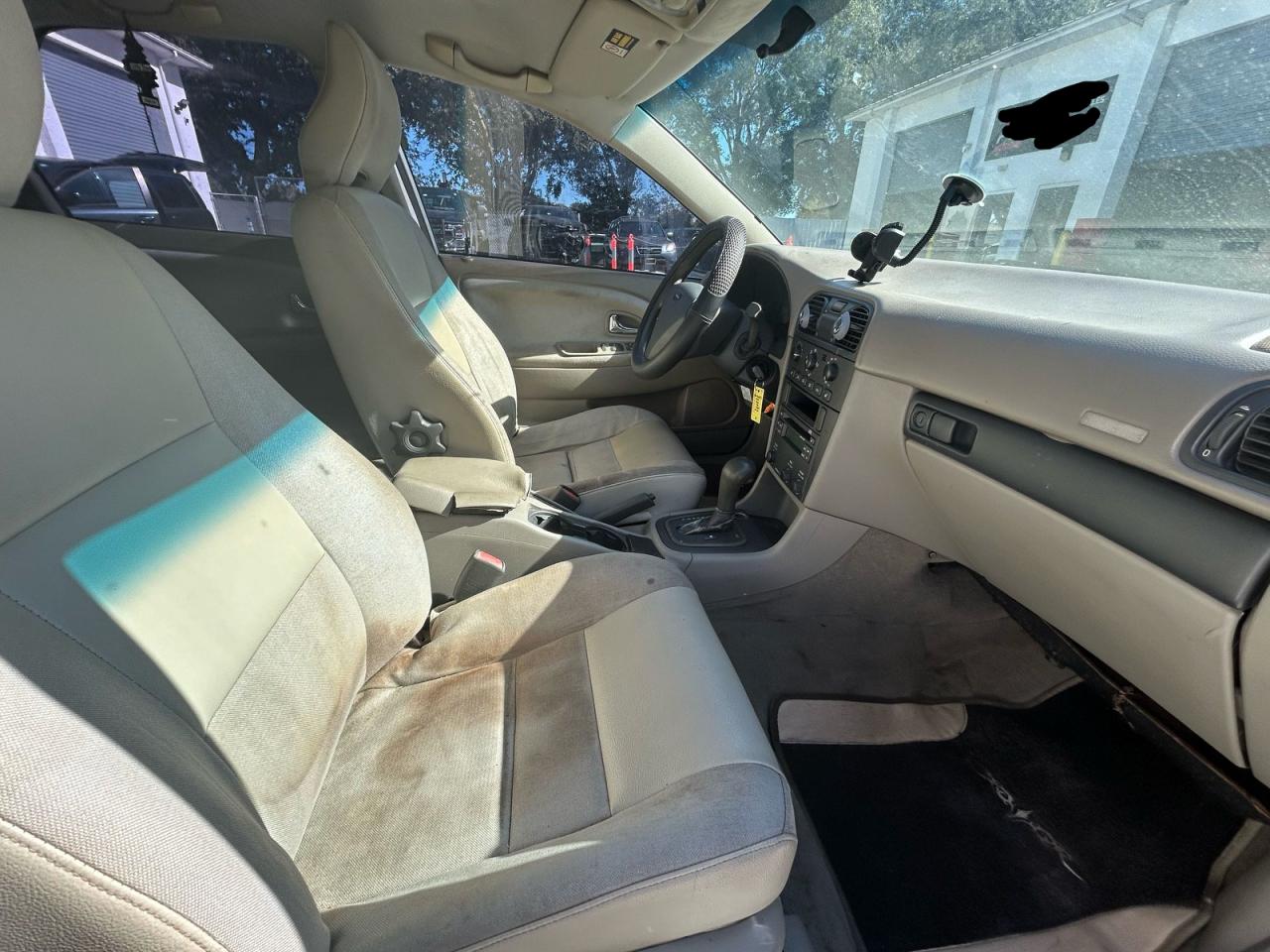 Volvo S40 1.9t Image 5