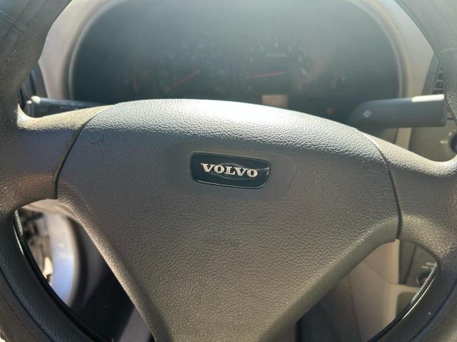 Volvo S40 1.9t Image 3