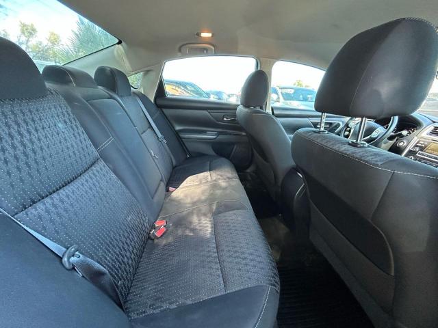 Nissan Altima 2.5 Image 11