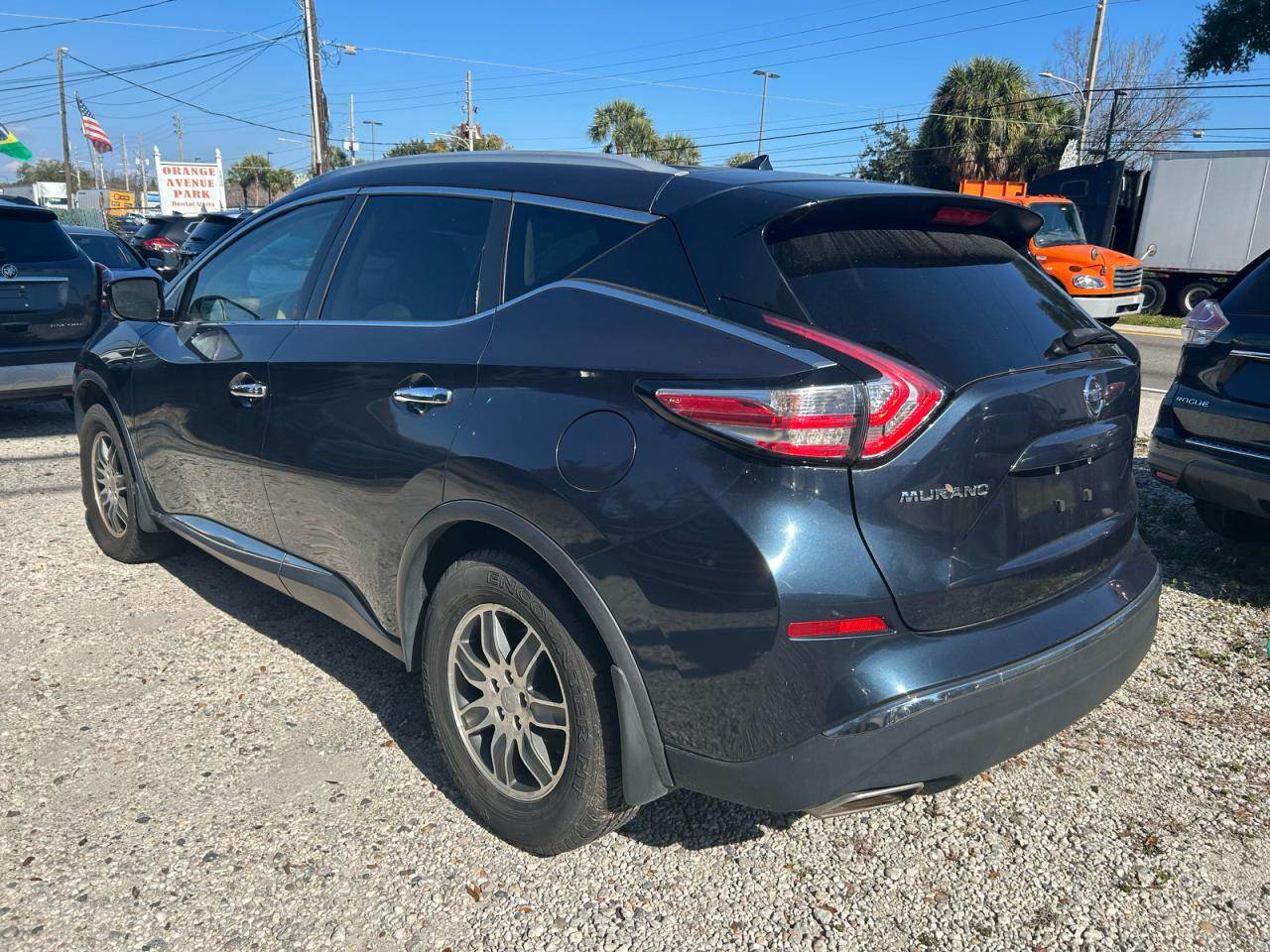 Nissan Murano S Image 2