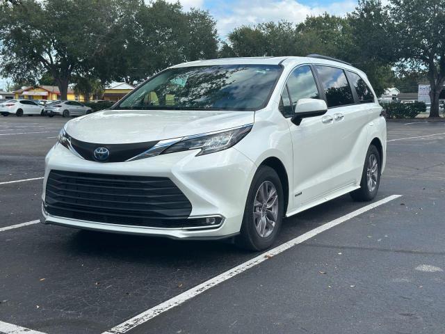 Toyota Sienna Xle Image 3