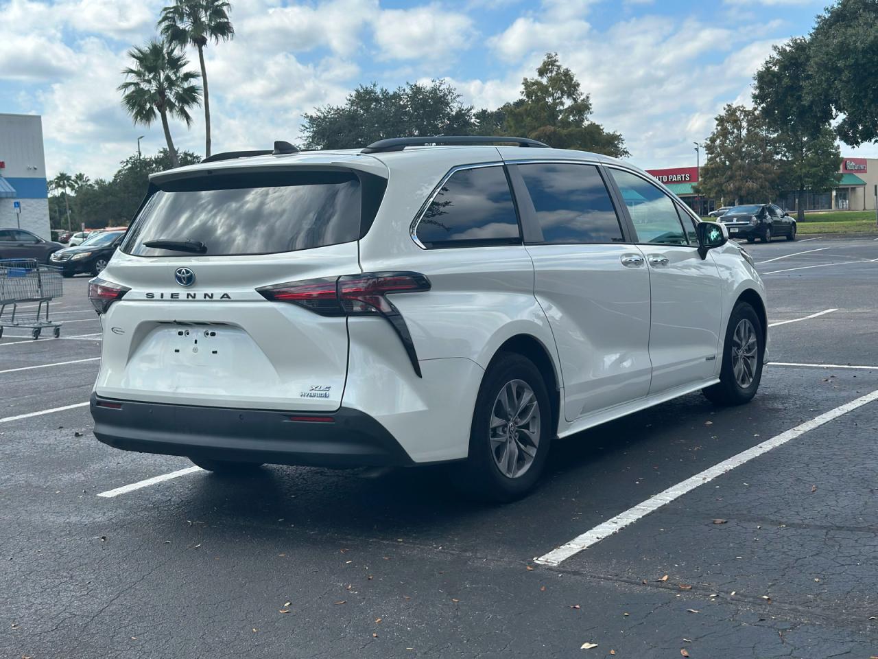 Toyota Sienna Xle Image 2