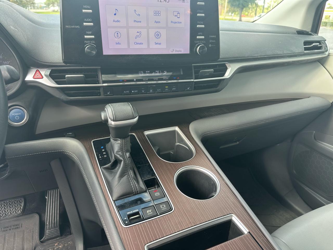 Toyota Sienna Xle Image 6