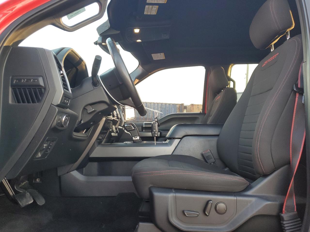 Ford F-150 Supercrew Image 13